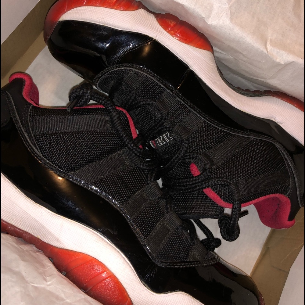 Jordan 11 low bred